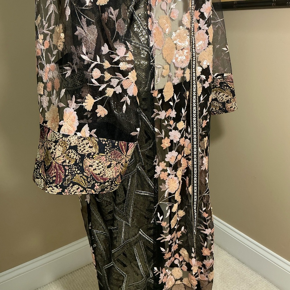 IN EARNEST BY BYRON LARS
KIMONO OR DUSTER-NEW - Picture 3 of 13